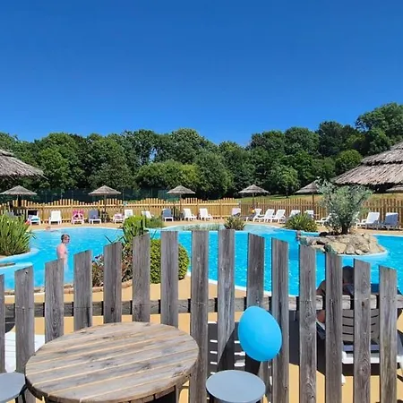 Mobil Finistere Sud 2ch 4pers Campsite